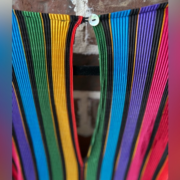 Show Me Your MuMu Caleb Romper Size Medium Rainbow Parade Pleat - Picture 6 of 16